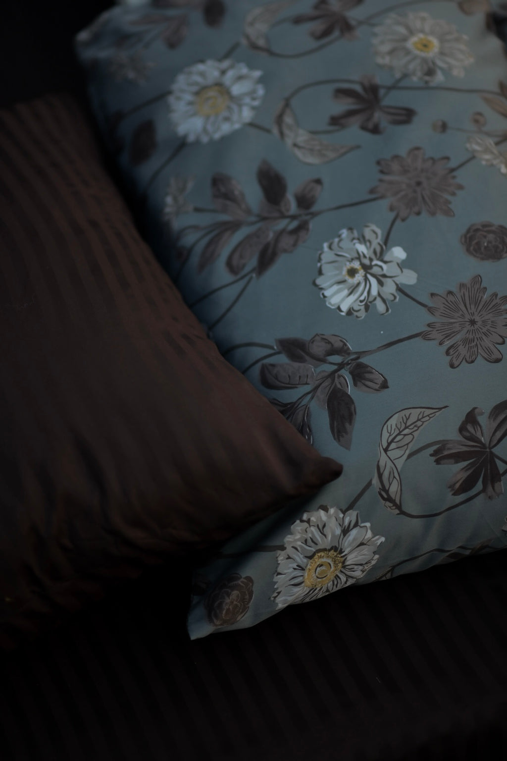 Dusty Daisy - 7 piece Comforter set