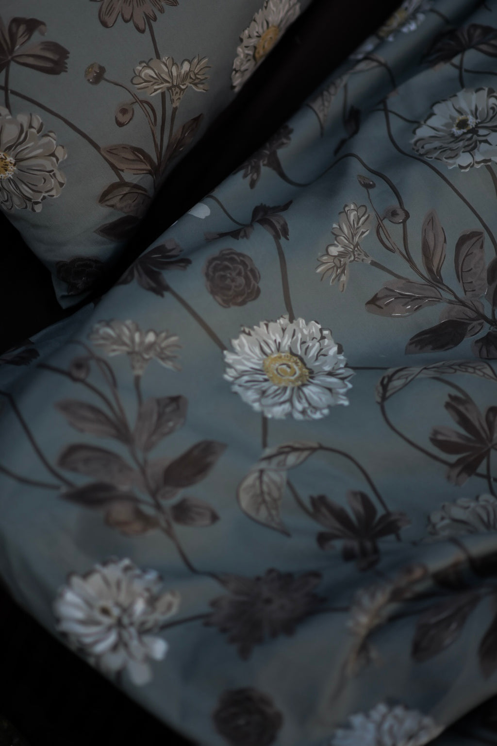 Dusty Daisy - 7 piece Comforter set
