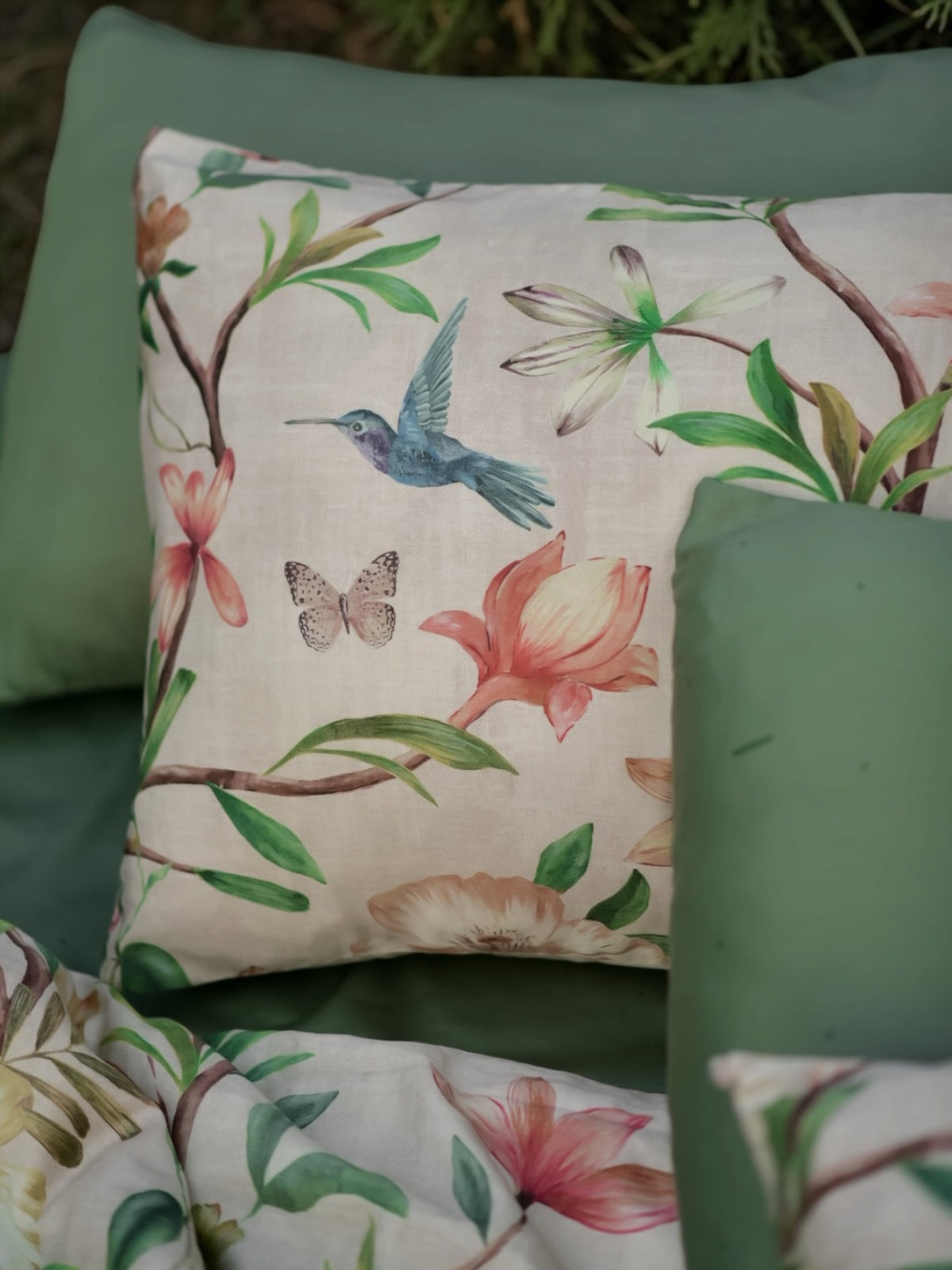 Bloom & Hummingbird - 7 piece duvet cover set