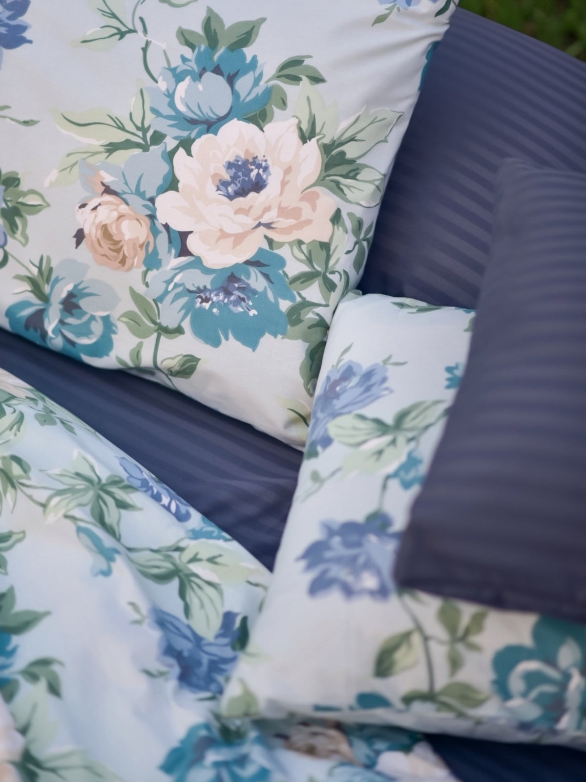 Blue gardenia