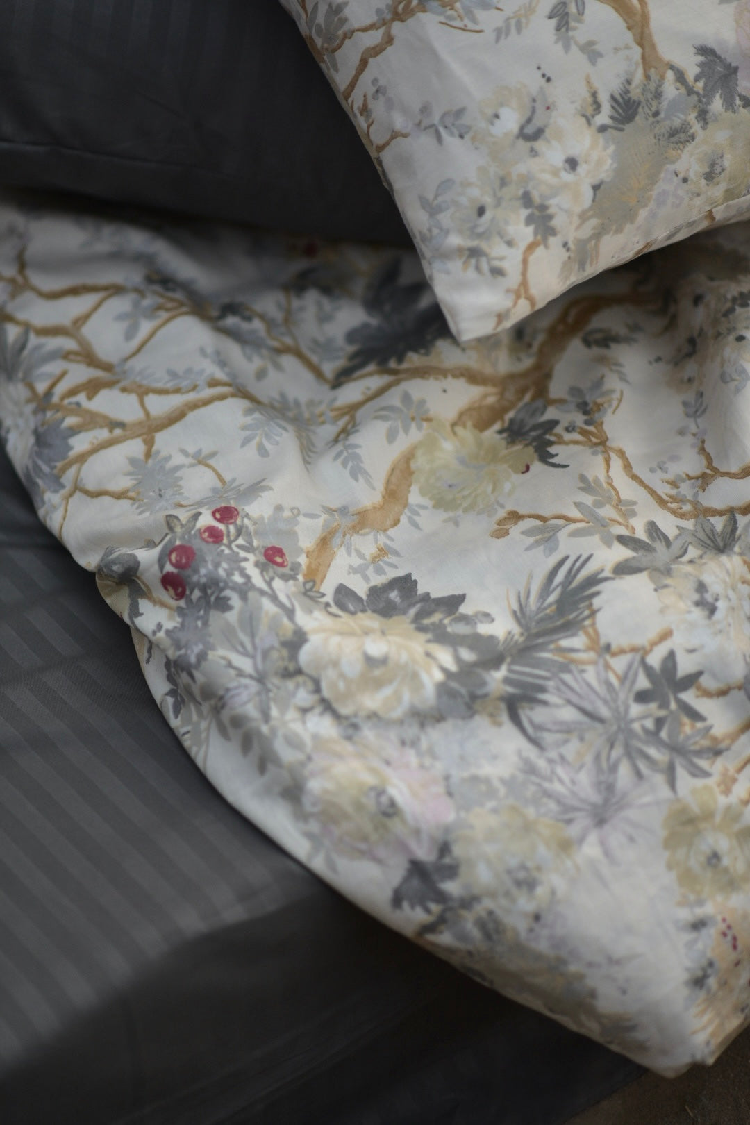 Golden Canopy - 7 Piece Duvet Cover Set