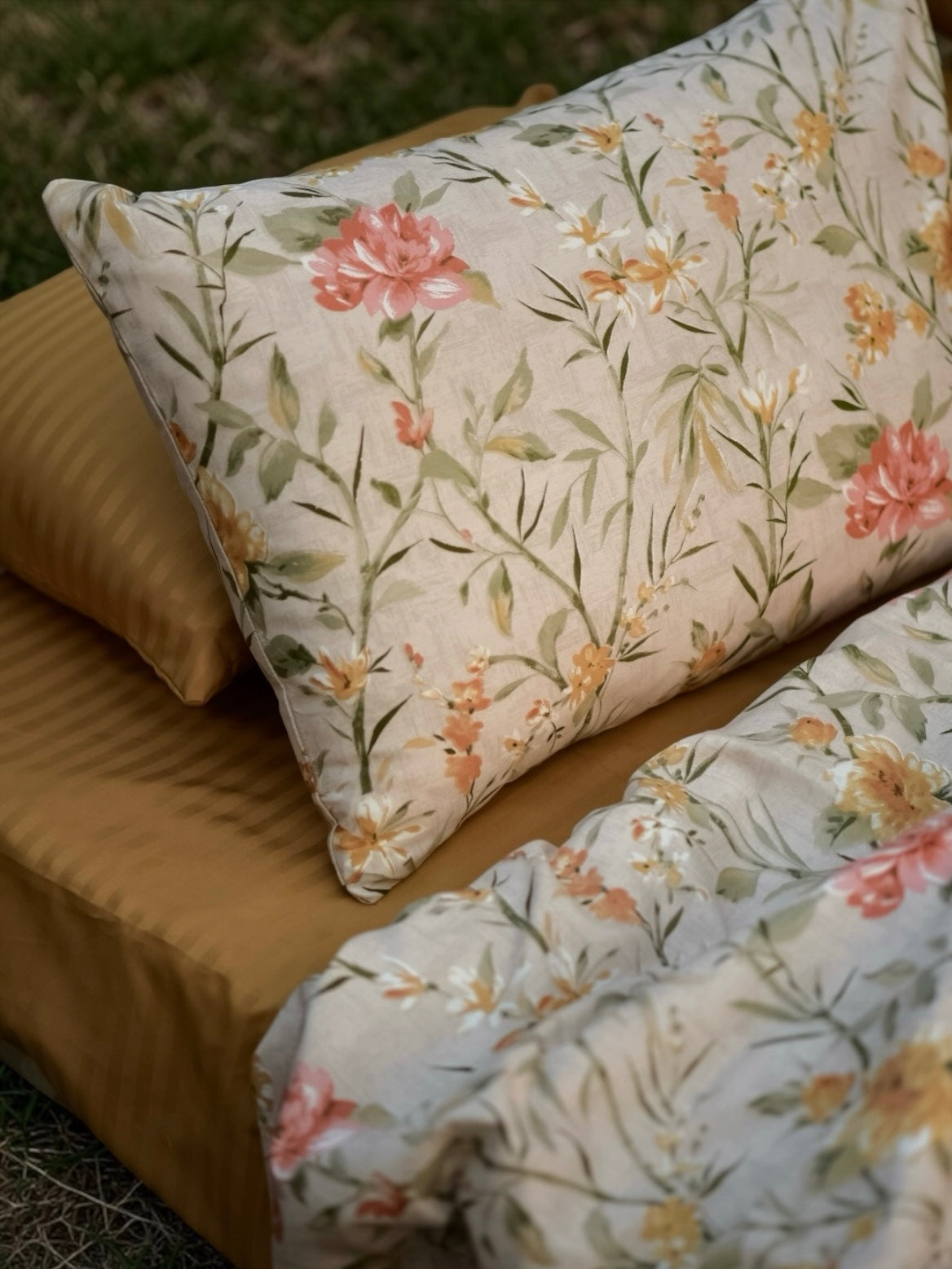 Meadow bloom - 7 piece Comforter set