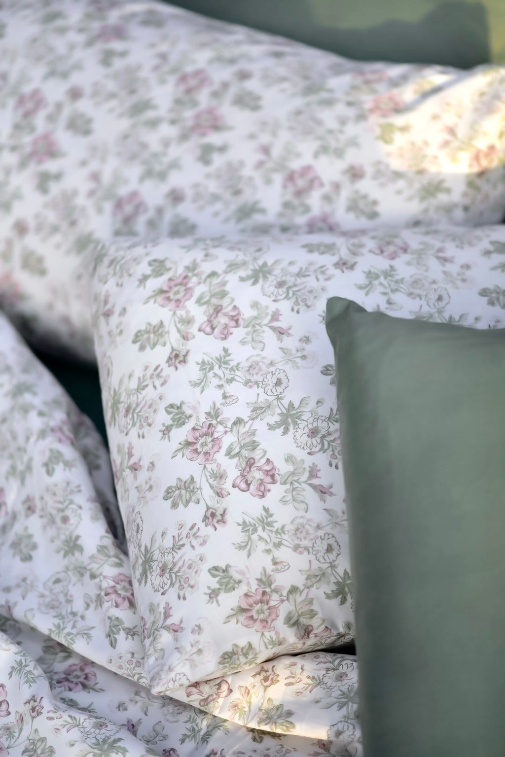 Pastel Botanica - 7 piece comforter set